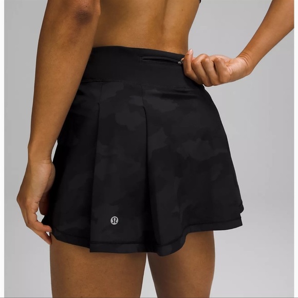 Lulu Lemon Pace Rival Mid-Rise Skirt Camo size 6 or 8 the tag is ripped out - Picture 2 of 5